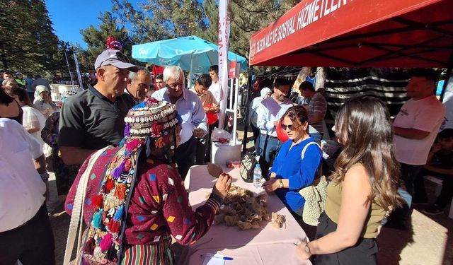 ÇOCUKLAR İKLİM DEĞİŞİKLİĞİ İÇİN SESLERİNİ YÜKSELTTİ