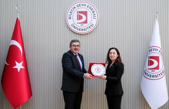 BŞEÜ ÖĞRETİM ÜYESİNE 'BİLİM HİZMET' ÖDÜLÜ