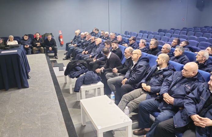 TUR SERVİS SÜRÜCÜLERİNE TRAFİK SEMİNERİ