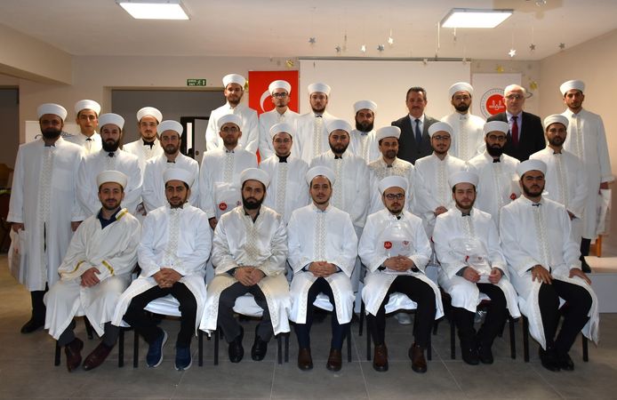 DİN GÖREVLİLERİNE ‘CÜBBE VE SARIK GİYDİRME' PROGRAMI