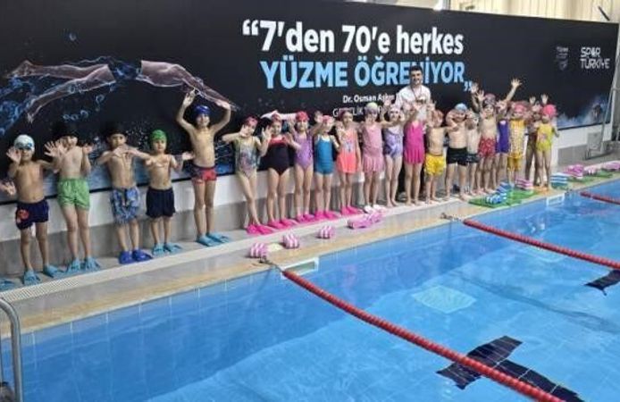 YÜZME ANTRENMANLARI PERFORMANS ODAKLI SÜRÜYOR