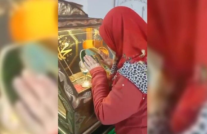 SAKAL-I ŞERİF’E YOĞUN İLGİ