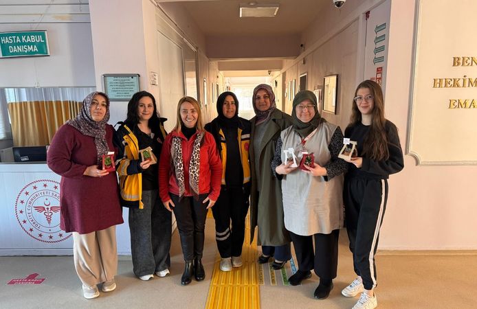 BAŞKAN TEKİN, İLÇEDEKİ KADIN ÇALIŞANLARI ZİYARET ETTİ