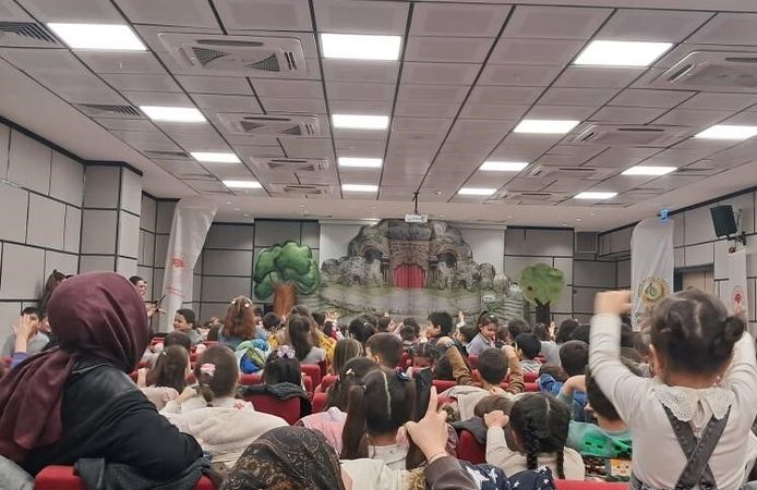 OKUL ÖNCESİ ÖĞRENCİLERİ ‘AKILLI TAVŞAN MOMO' MÜZİKALİNE KATILDI