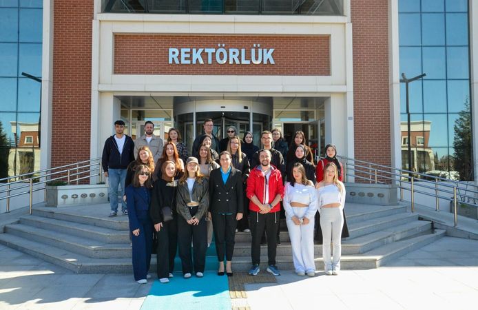 PAZARYERİ MYO ÖĞRENCİLERİ BŞEÜ KAMPÜSÜNÜ ZİYARET ETTİ