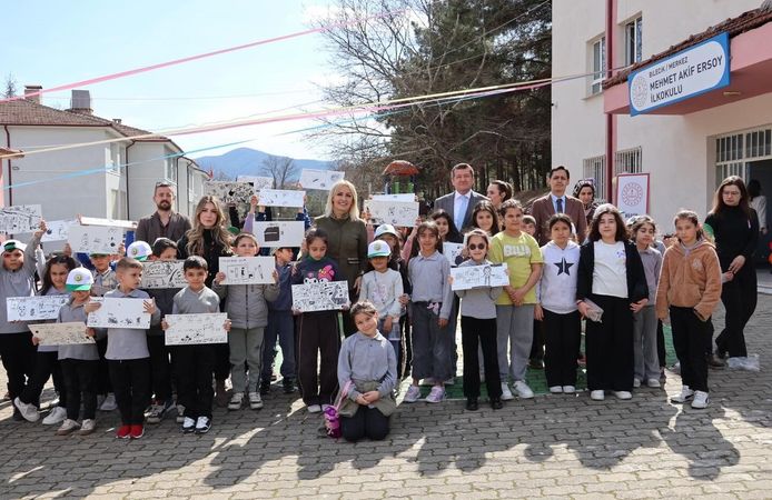 "BİR HAYALİN OLSUN PROJESİ" İLE ÖĞRENCİLER HAYALLERİNİ SERAMİKLERE YANSITTI