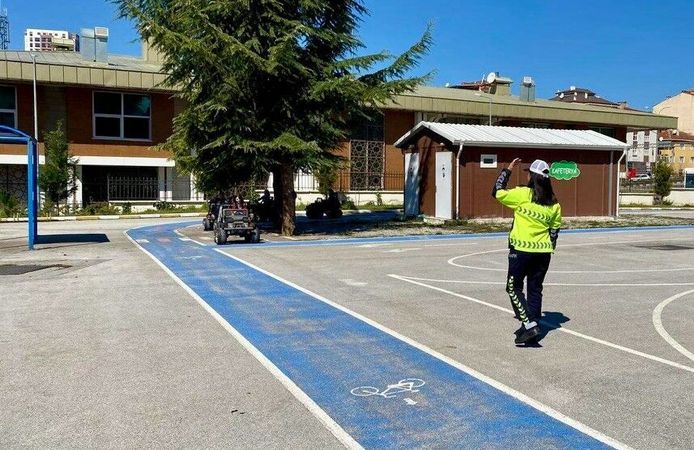 ÖĞRENCİLERE TRAFİK EĞİTİMİ