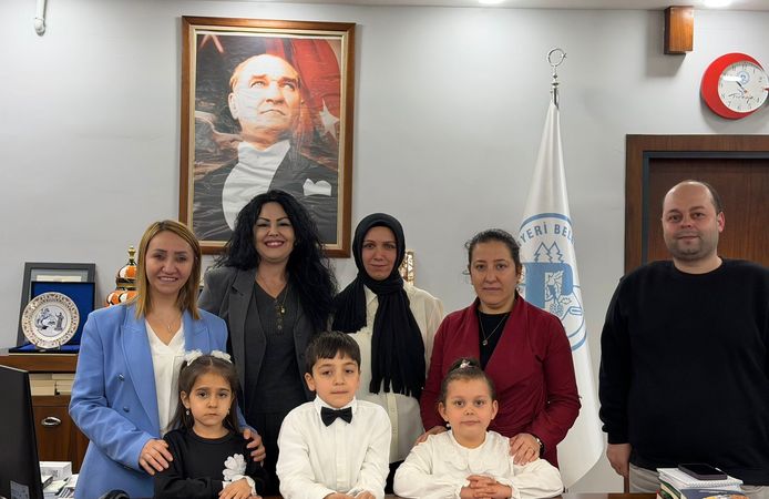 23 NİSAN'DA MAKAM ÇOCUKLARA DEVREDİLDİ