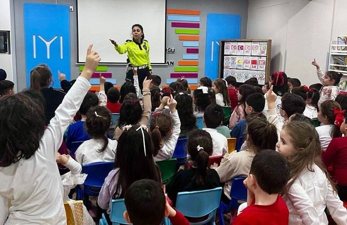 ÖĞRENCİLERE TRAFİK EĞİTİMİ