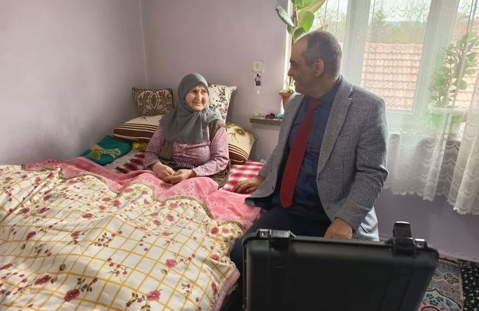 NÜFUS HİZMETİ VATANDAŞIN KAPISINA GÖTÜRÜLDÜ