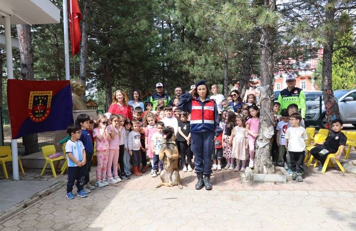 60 ÖĞRENCİYE JANDARMADAN GÜVENLİK EĞİTİMİ