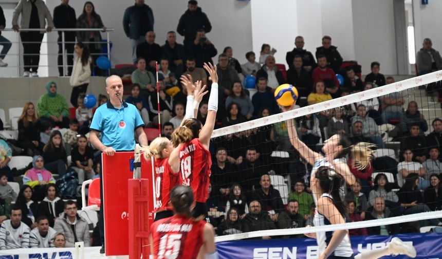 KADIN VOLEYBOL TAKIMI ZORLU MAÇA HAZIRLANIYOR