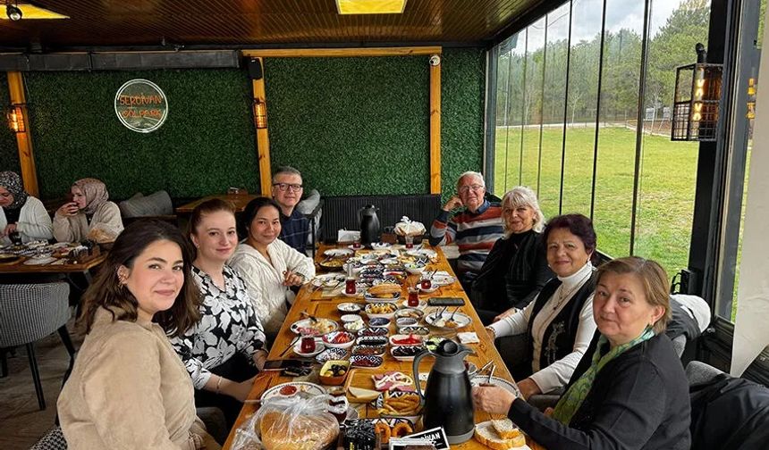 AÇI KOLEJİ'NDE ÖĞRETMENLER GÜNÜ KUTLAMASI