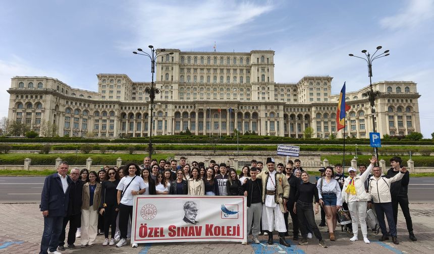 ÖĞRENCİLERDEN DOLU DOLU GEÇEN GEZİ