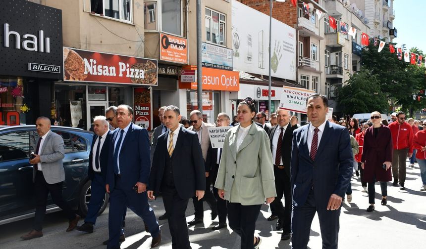 ‘AİLE YÜRÜYÜŞÜ’ İLE ‘AİLE YILINA’ VURGU YAPILDI