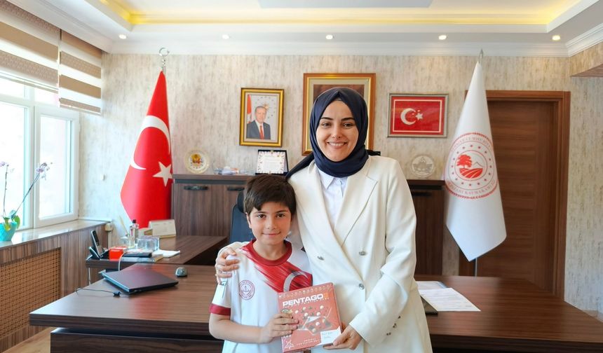 DERECEYE GİREN ÖĞRENCİLERDEN KAYMAKAMA ZİYARET