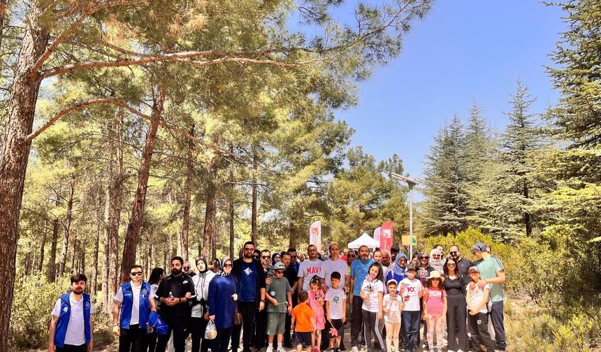 ‘AİLEMLE YÜRÜYORUM, SEVGİYLE BÜYÜYORUM' ETKİNLİĞİ DÜZENLENDİ