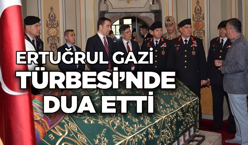 ERTUĞRUL GAZİ TÜRBESİ'NDE DUA ETTİ