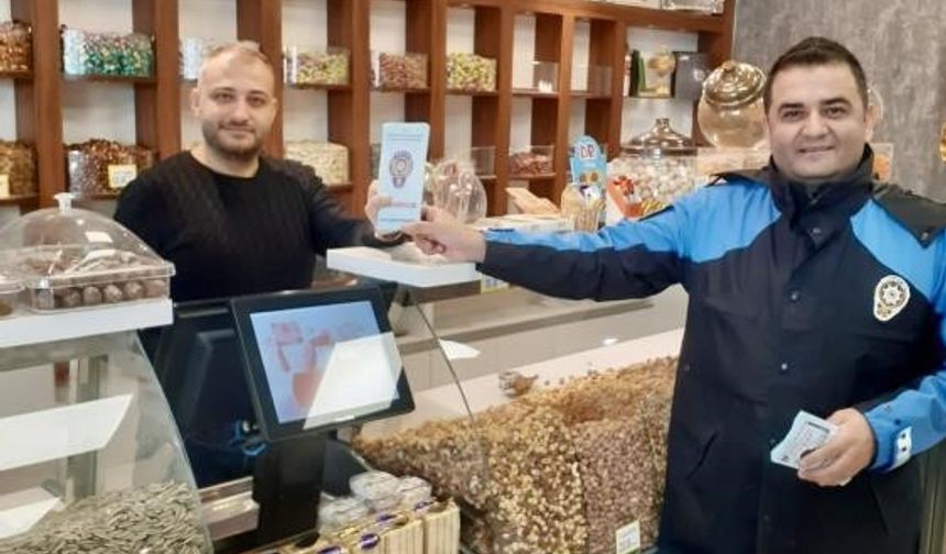 POLİS EKİPLERİNDEN VATANDAŞLARA BİLGİLENDİRME