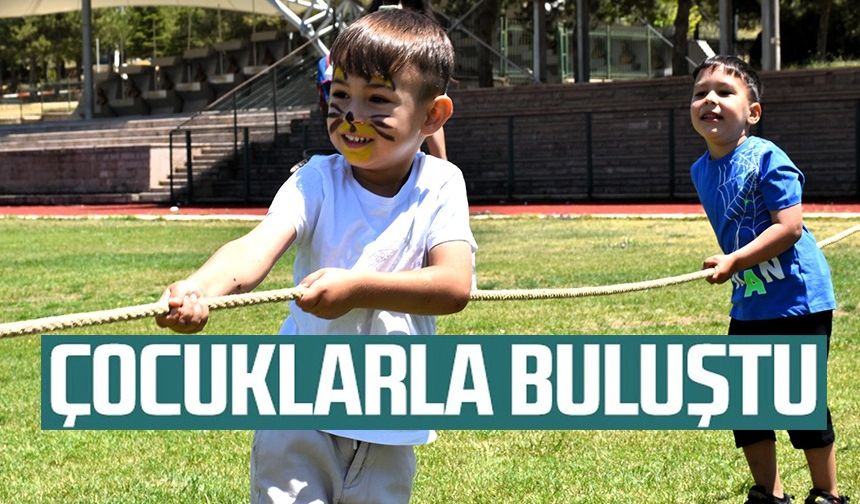 ‘GELENEKSEL OYUN TIRI’ SÖĞÜT’TE ÇOCUKLARLA BULUŞTU