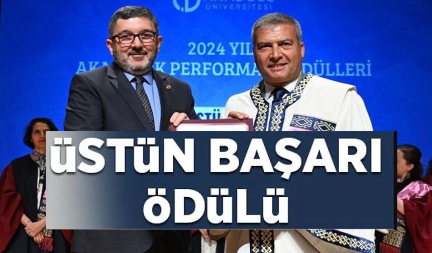 BŞEÜ REKTÖRÜ PROF. DR. KAPLANCIKLI'YA AKADEMİK ÜSTÜN BAŞARI ÖDÜLÜ