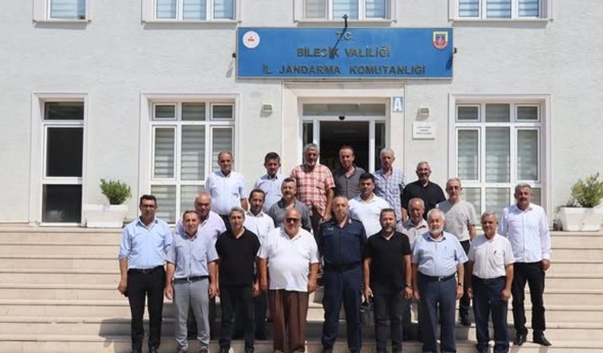 MUHTARLARDAN İL JANDARMA KOMUTANI'NA ZİYARET
