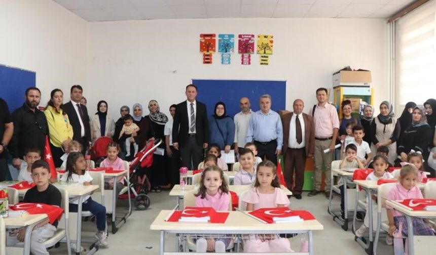 YENİ EĞİTİM YILINDA KAYMAKAM ÖZTÜRK ÖĞRENCİLERLE BULUŞTU