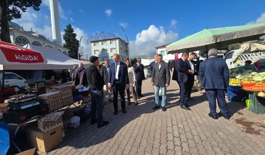 BAŞKAN DİLSİZ’DEN ESNAFLA CUMHURİYET BAYRAMI BULUŞMASI