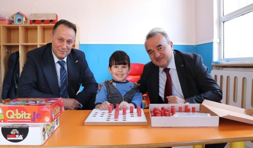 KAYMAKAM VE MİLLİ EĞİTİM MÜDÜRÜNDEN OKUL ZİYARETLERİ