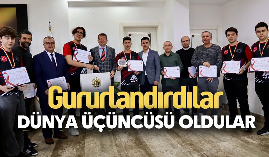 BİLECİKLİ ÖĞRENCİ VE ÖĞRETMENLERDEN DÜNYA ÜÇÜNCÜLÜĞÜ