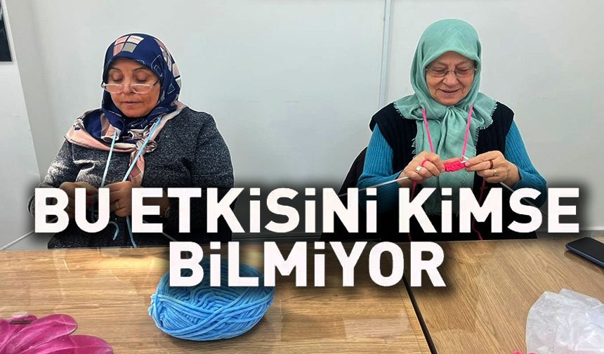 ALZHEİMERA KARŞI ÖRGÜ ÖRÜYORLAR