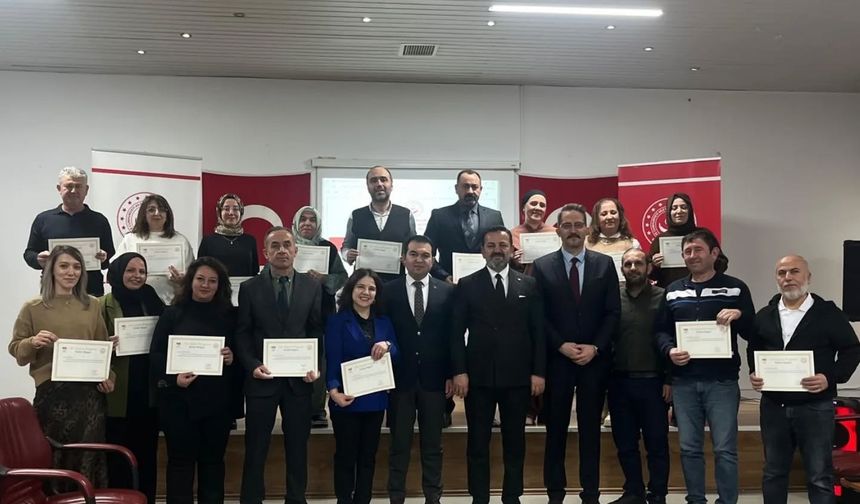 ‘MODÜLER AİLE EĞİTİM' PROGRAMI SERTİFİKA TÖRENİ