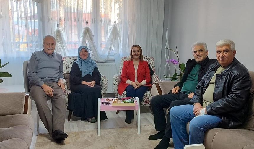 BAŞKAN TEKİN'DEN UMRECİLERİ ZİYARET ETTİ