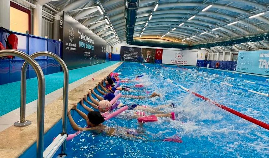 YÜZME ANTRENMANLARI DEVAM EDİYOR