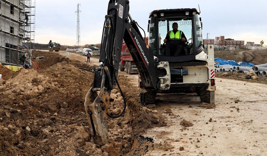 ALT YAPI ÇALIŞMALARI ARALIKSIZ SÜRÜYOR