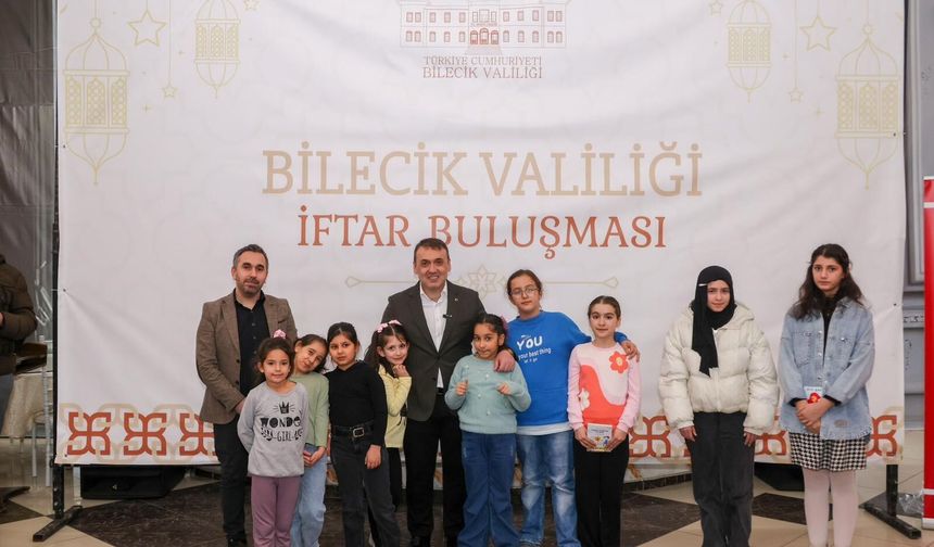 VALİ SÖZER, ÇOCUK EVLERİNDE KALAN ÇOCUKLAR İLE İFTAR PROGRAMINDA BULUŞTU
