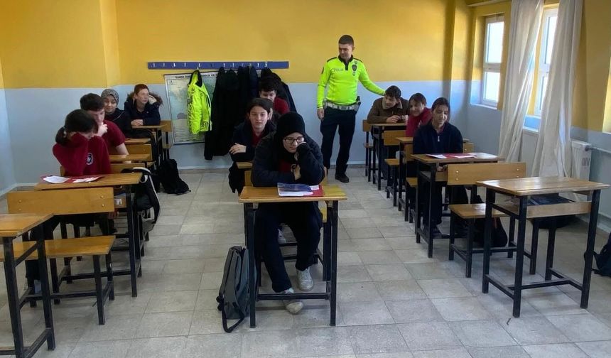 ÖĞRENCİLERE TRAFİK BİLİNCİ EĞİTİMİ