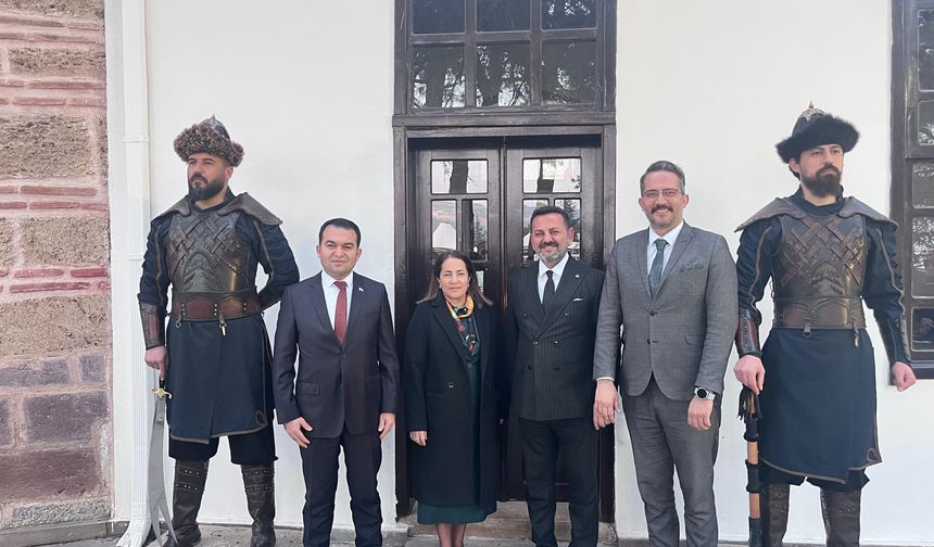 BAKAN YARDIMCISI MADAK, ERTUĞRULGAZİ TÜRBESİ'Nİ ZİYARET ETTİ