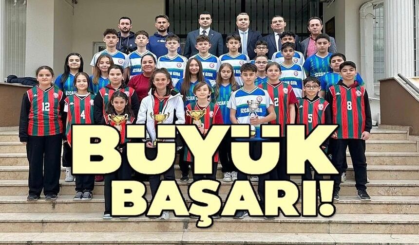 ÖĞRENCİLERDEN ŞAMPİYONLUK BAŞARISI
