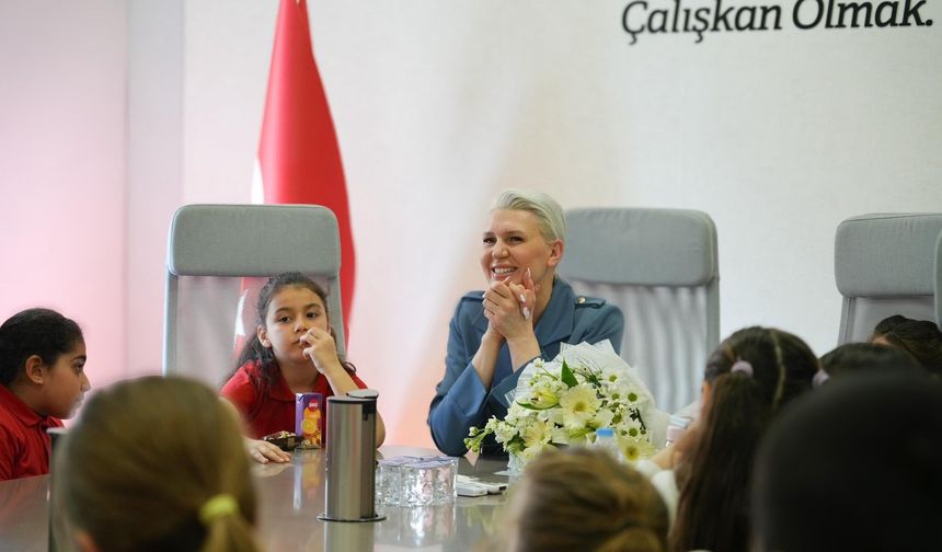 BAŞKAN SUBAŞI'NI ZİYARET EDEN MİNİKLER, BELEDİYENİN YÜRÜTTÜĞÜ ÇALIŞMALAR HAKKINDA BİLGİ ALDI