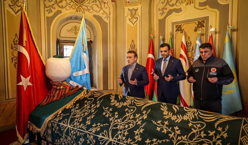 VALİ SÖZER, ERTUĞRUL GAZİ TÜRBESİ'NDE DUA ETTİ