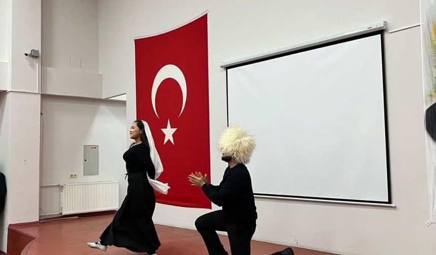TÜRK DÜNYASI GENÇLİK TOPLULUĞUNDAN ÇOCUKLARA KÜLTÜREL ETKİNLİK