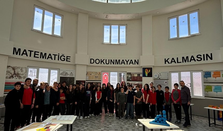 MATEMATİK MÜZESİ ÖĞRENCİLERİ AĞIRLAMAYA DEVAM EDİYOR