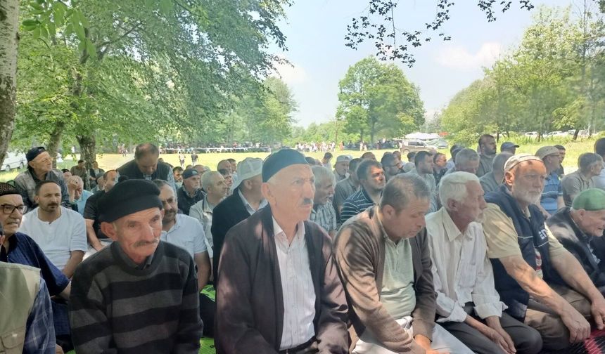 BİLECİK'TE YAĞMUR VE ŞÜKÜR DUASI YAPILDI