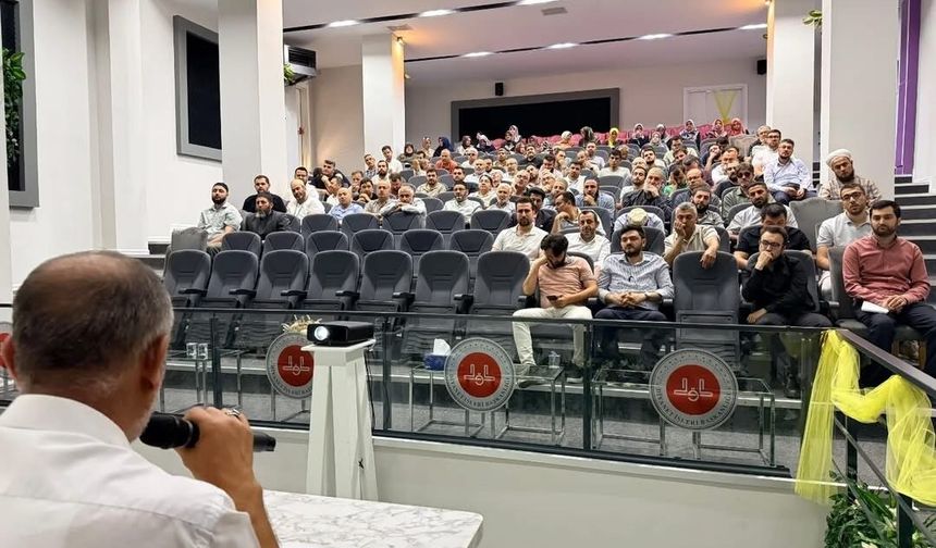 YAZ KUR'AN KURSLARINDA GÖREV ALACAK PERSONELE SEMİNER VERİLDİ