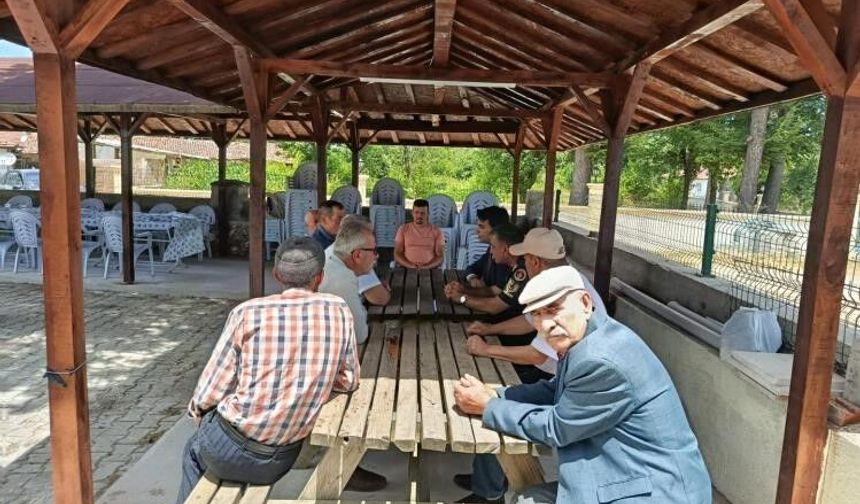 KAYMAKAM KARA: "VATANDAŞLARIMIZLA HER FIRSATTA BİR ARAYA GELEREK ONLARIN TALEP VE ÖNERİLERİNİ YERİNDE DİNLEMEYİ ÖNEMSİYO