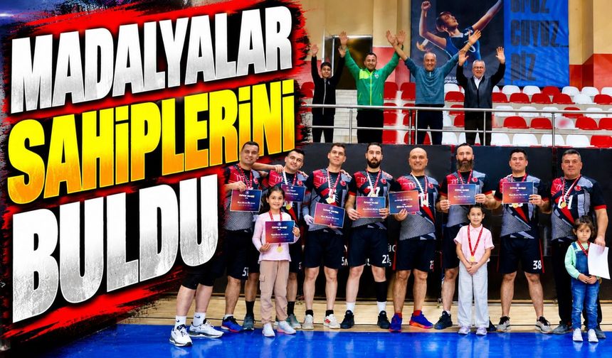 VOLEYBOL ŞAMPİYONLARI BELLİ OLDU