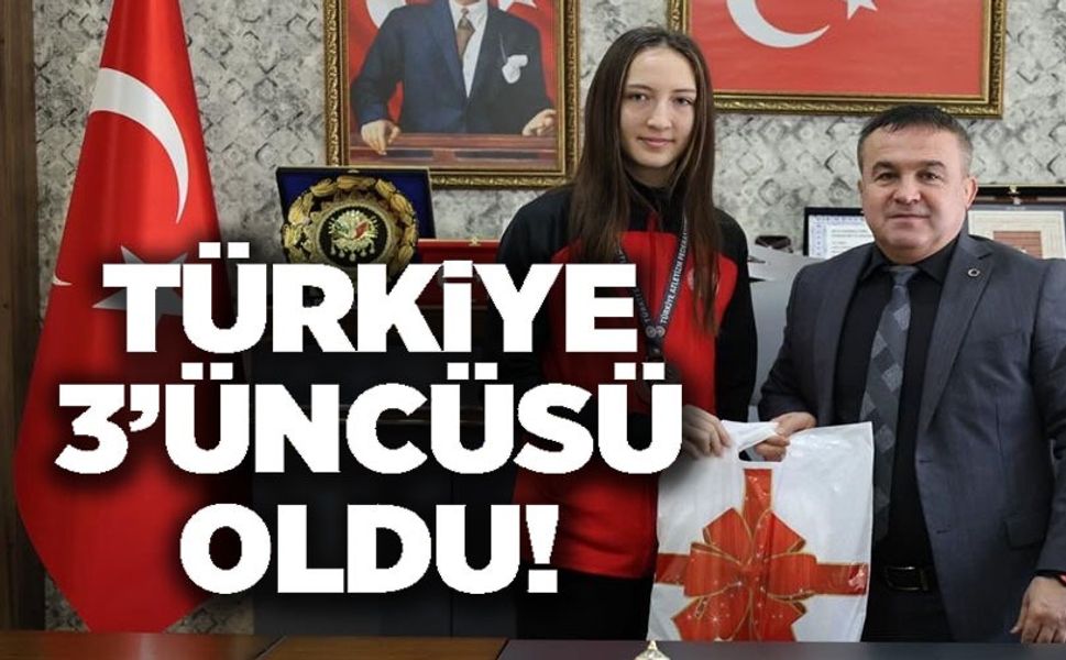 BİLECİKLİ SPORCU 300 METREDE TÜRKİYE 3'ÜNCÜSÜ OLDU