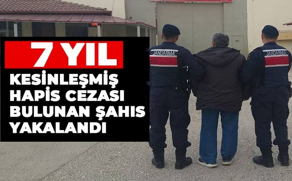 RESMİ BELGEDE SAHTECİLİK SUÇUNDAN ARANIYORDU YAKALANDI