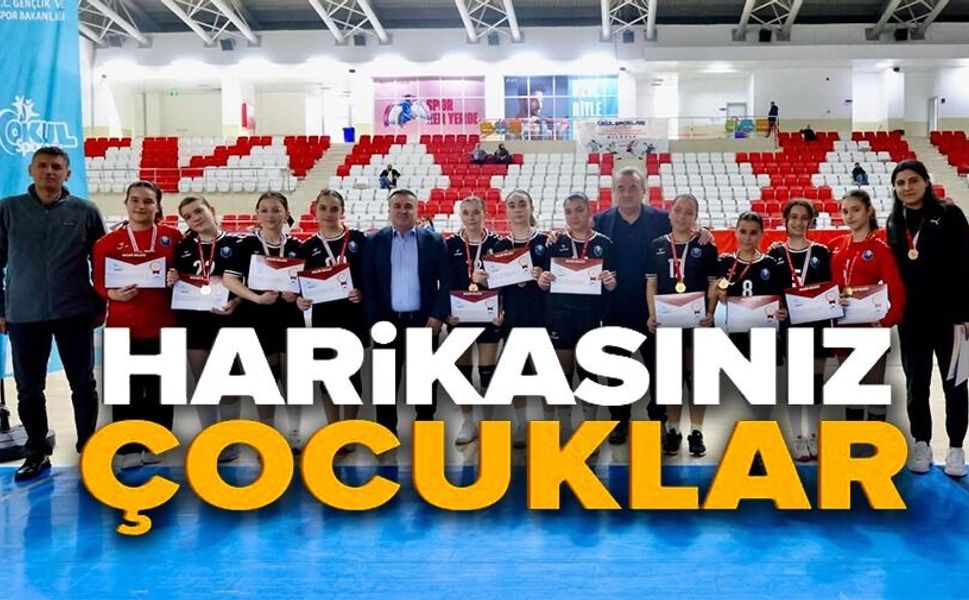 HENTBOL KÜÇÜKLER YARI FİNALİ TAMAMLANDI